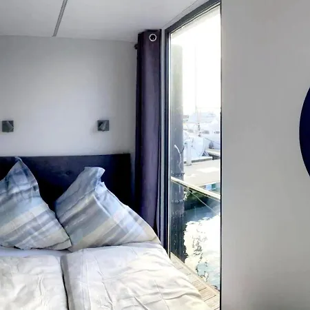 Botel Hausboot Luv Flensburg